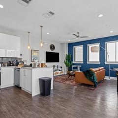 The Charming 2BD: In the Heart of FortW & Stylish!