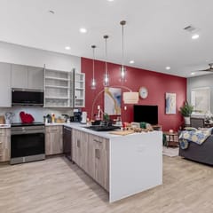 The Jasper 2BD TH: 7ST Walkable, Stylish & Homey!