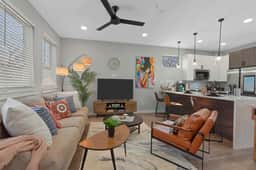 A la mode 2BDTownhouse: 20Mins To Dallas Stadium!
