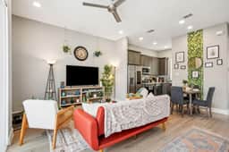 Charming 2BDTownhouse: 20Mins to Dallas Stadium!