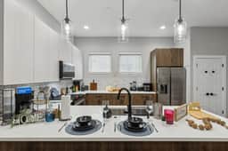 The Larimar 2BD TownH: 20Mins To Dallas Stadium!
