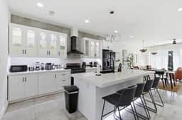 The Gemstone 3BD In the Heart of Dallas & Stylish!