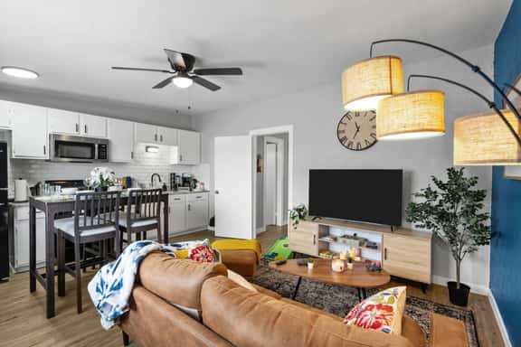 Blissful 1BD:AT&T Walkable, Modern & Ground-Level! - Image 1