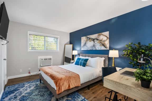 Modish 1BD:AT&T Walkable & In the heart of it ALL! - Image 1