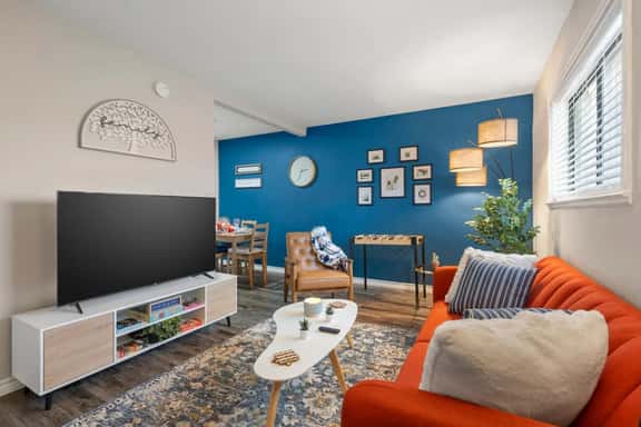 Pleasant 1BD: AT&T Walkable, Inviting & Lovable! - Image 1