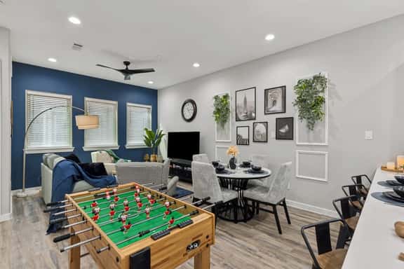 The Larimar 2BD TownH: 7ST Walkable, Comfy & Cool! - Image 1
