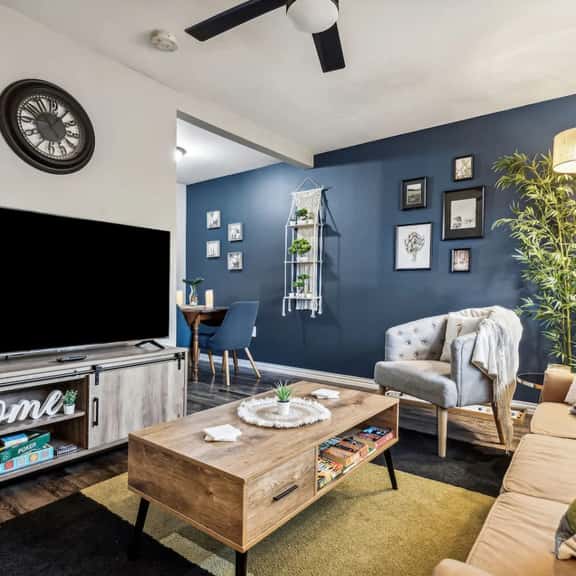 Delight 1BD: AT&T Walkable & In The Heart of it! - Image 1
