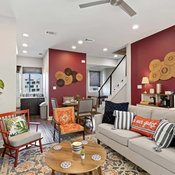 Passionate 2BD Townh: JOYfull & Magnolia walkable! - Image 1