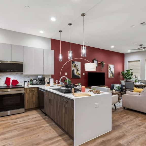 The Coral 2BD TH: 7ST Walkable, Elegant & Comfy! - Image 1