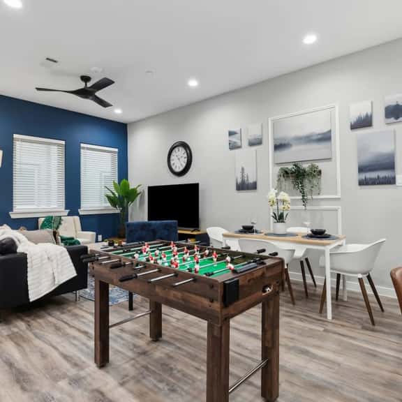 The Opal 2BD House: 7ST Walkable, Vibrant & Homey! - Image 1