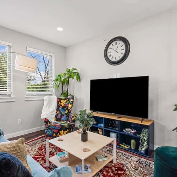 The Ruby: 2BD In the Heart of FW, Cool & Spacious! - Image 1