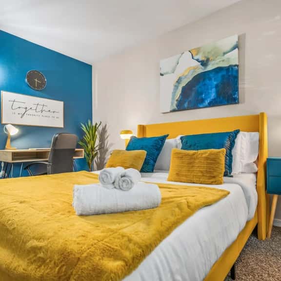 Where It's All Happening: 1BD in the Mid of Action - Image 1