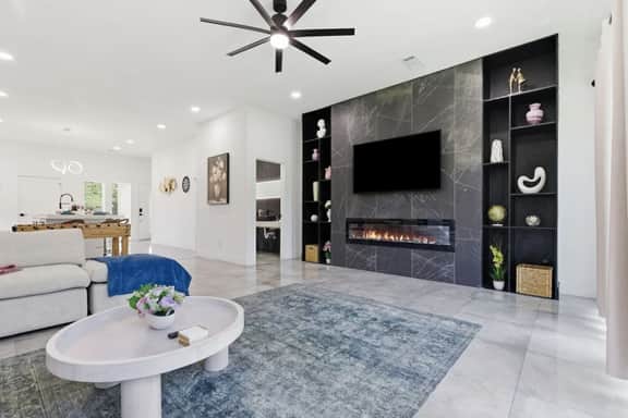 The Diamond: 3BD In the Heart of Dallas & Stylish!