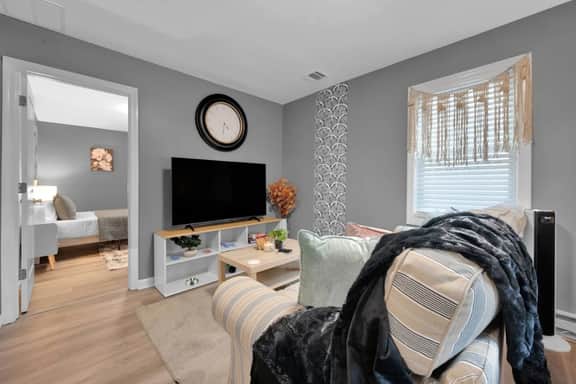 Steps to Beach, Amusement& Water Park:2BD Parking! - Image 2