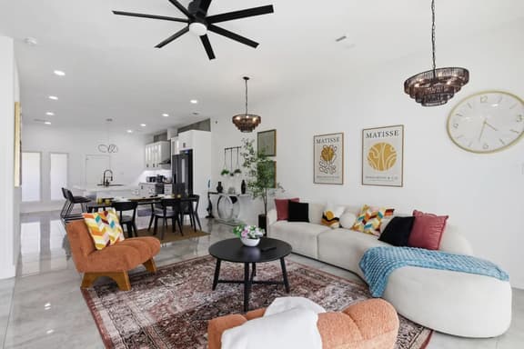 The Gemstone 3BD In the Heart of Dallas & Stylish!